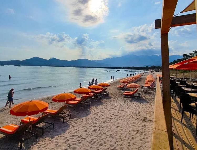 Plage privée - Sun Beach - restaurant CALVI - Restaurant sympa Calvi